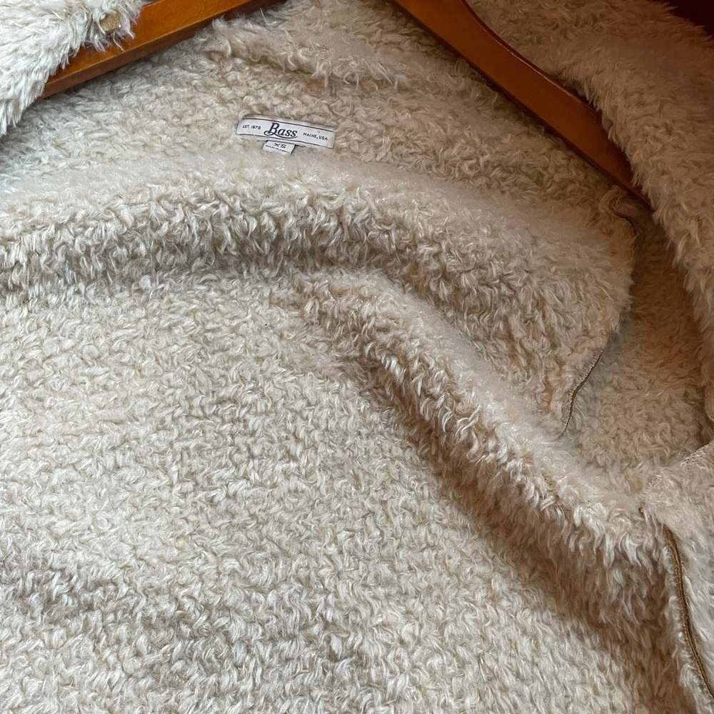 Stylish Tan Shearling and Suede Jacket - Picture 10 of 10